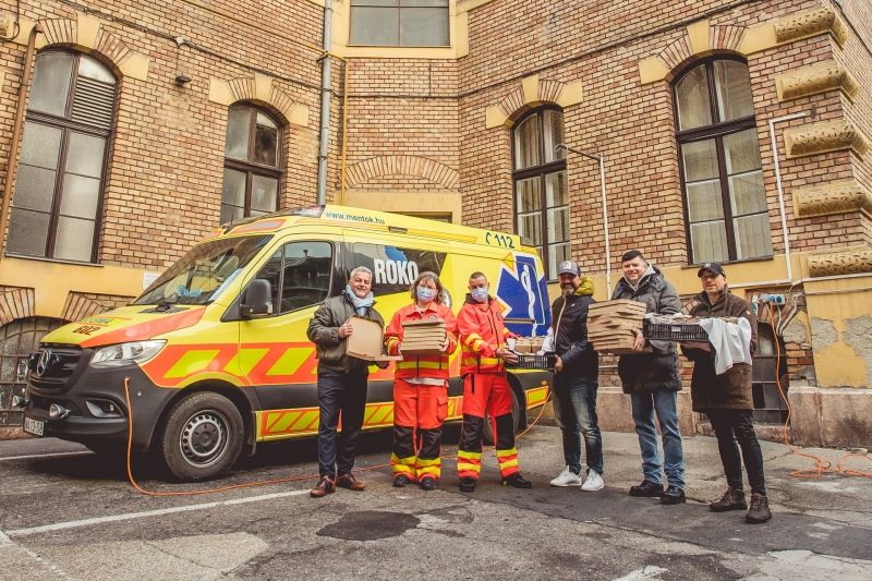 Köszönet a konyháról – topséfek főztek ebédet az Országos Mentőszolgálat munkatársainak